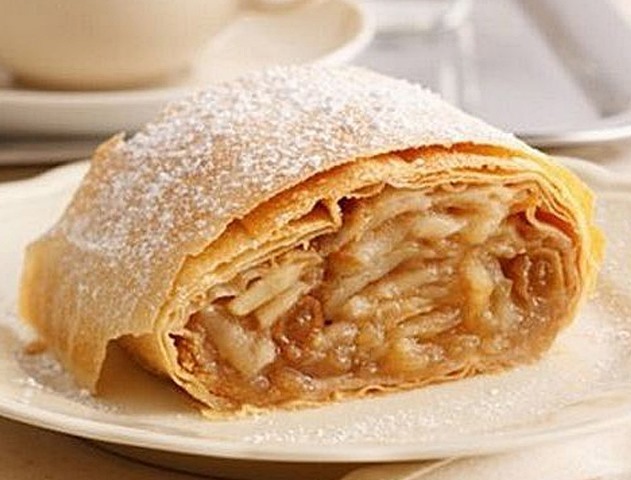 Apfelstrudel-10-slices-individually-wrapped_main-1.jpg