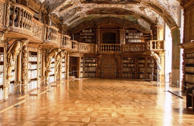 ドイツの美しすぎる図書館と教会 超穴場のヴァルトザッセン修道院 はねうさぎドットコム